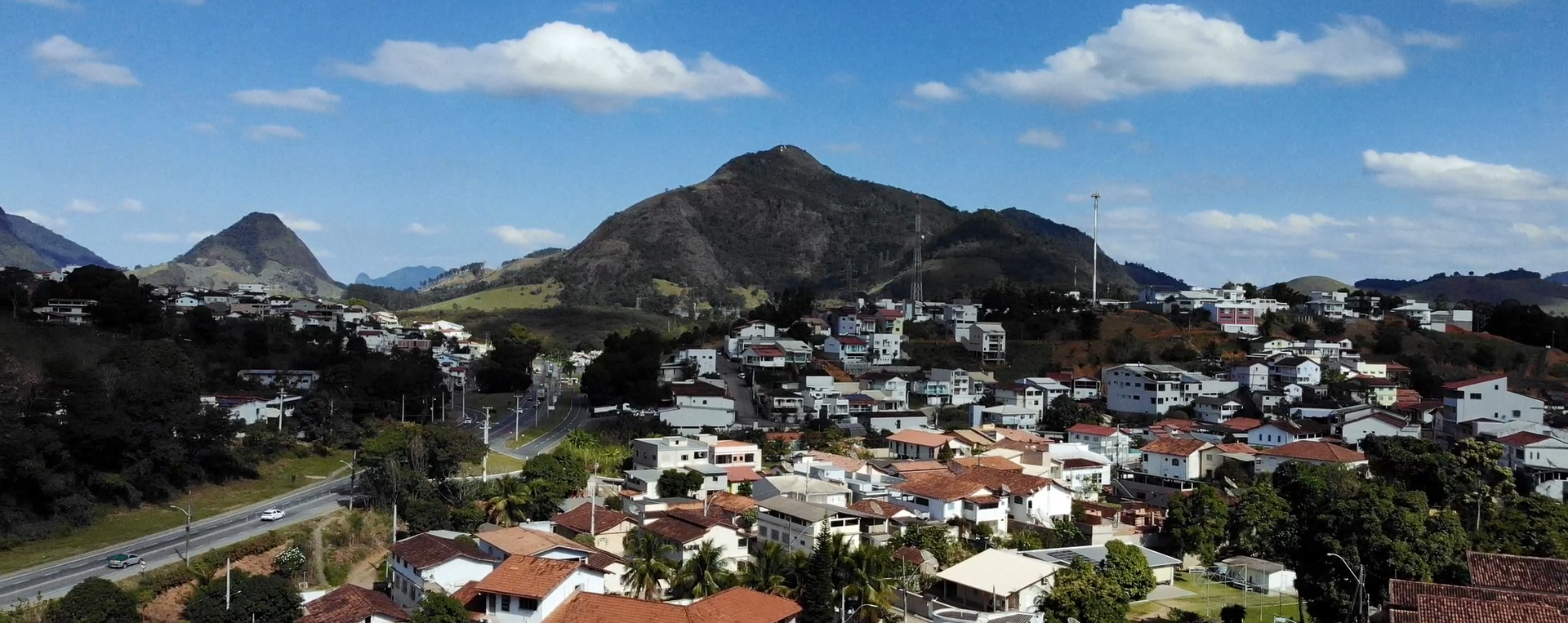 imagem aérea de uma pequena cidade no Espírito Santo